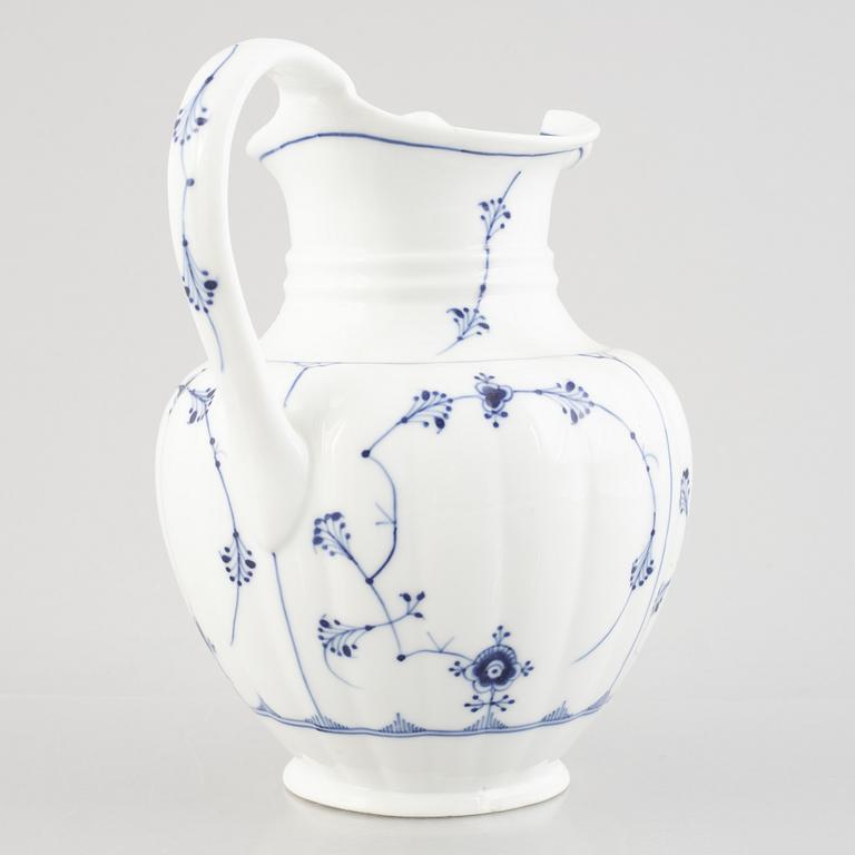 Kanna / punschkanna, porslin, Royal Copenhagen, "Musselmalet", 1893-1900.