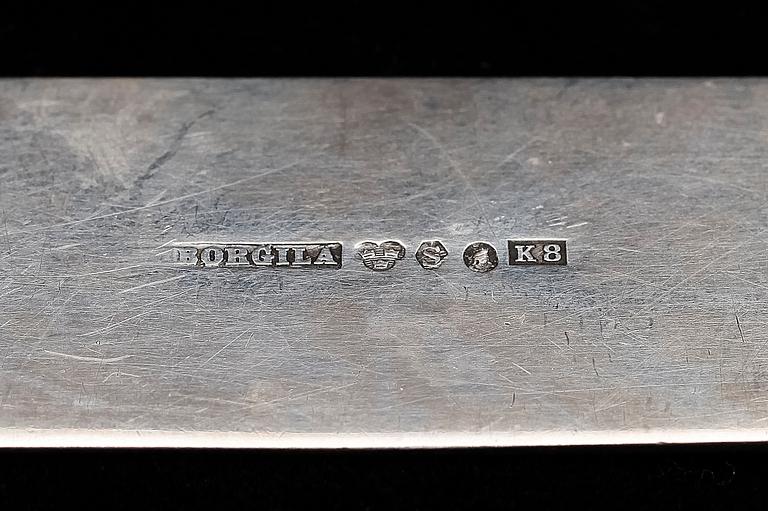 PARTI SILVER, 4 delar, bl a Atelier Borgila Stockholm 1936 och Jens Sisgaard Danmark 1944. Vikt exkl puderdosa ca 260g.