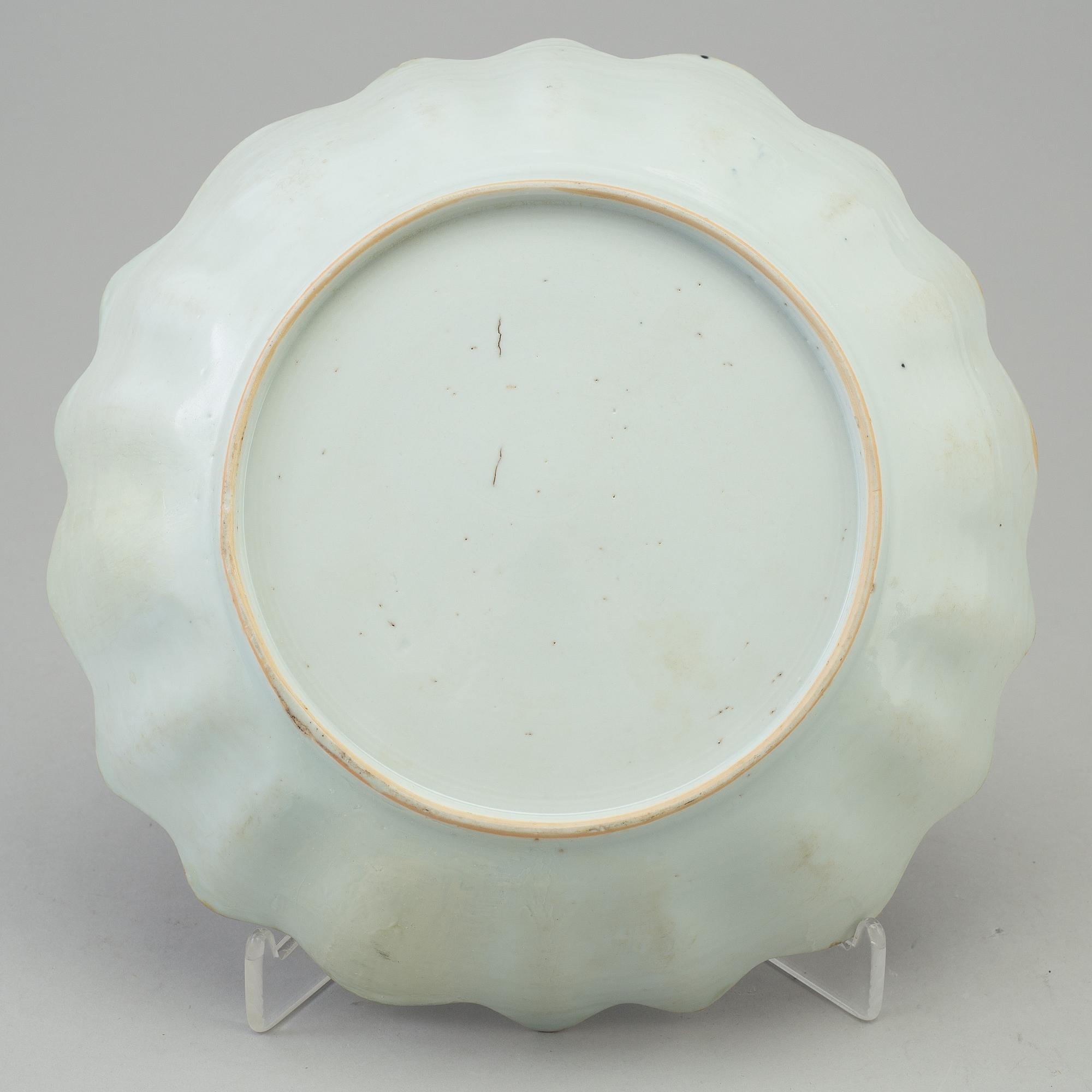 A Chinese blue and white export porcelain bowl, Qing dynasty, Qianlong (1736-95).