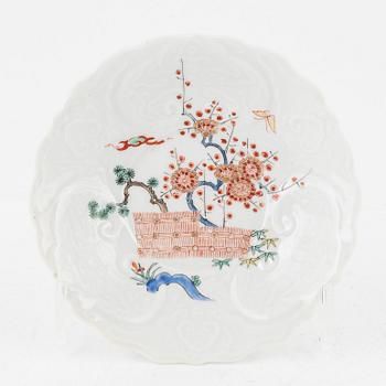 Skålfat, porslin. Japan, Kakiemon, 1800-tal.