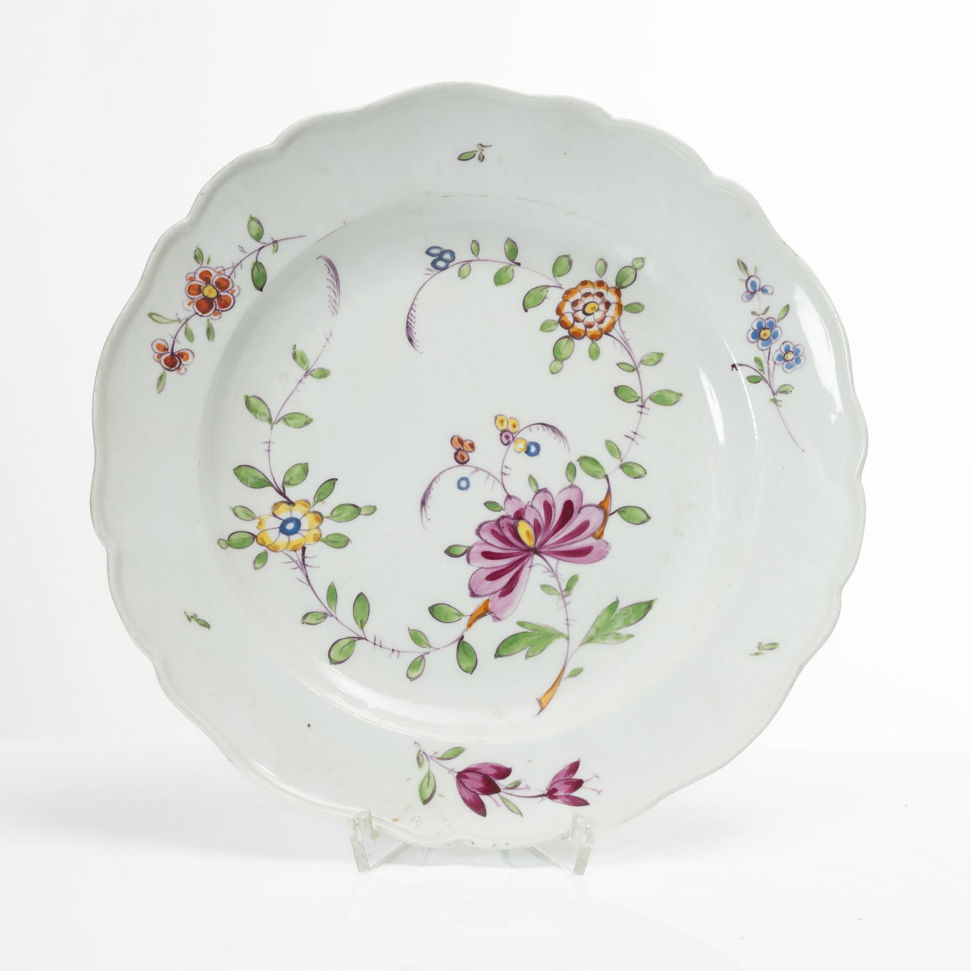 A pair of Meissen Marcolini dishes, circa 1800.