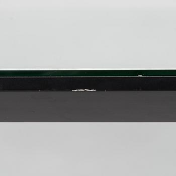 Matbord, "Nuur", Arper. Modellen formgiven 2009.