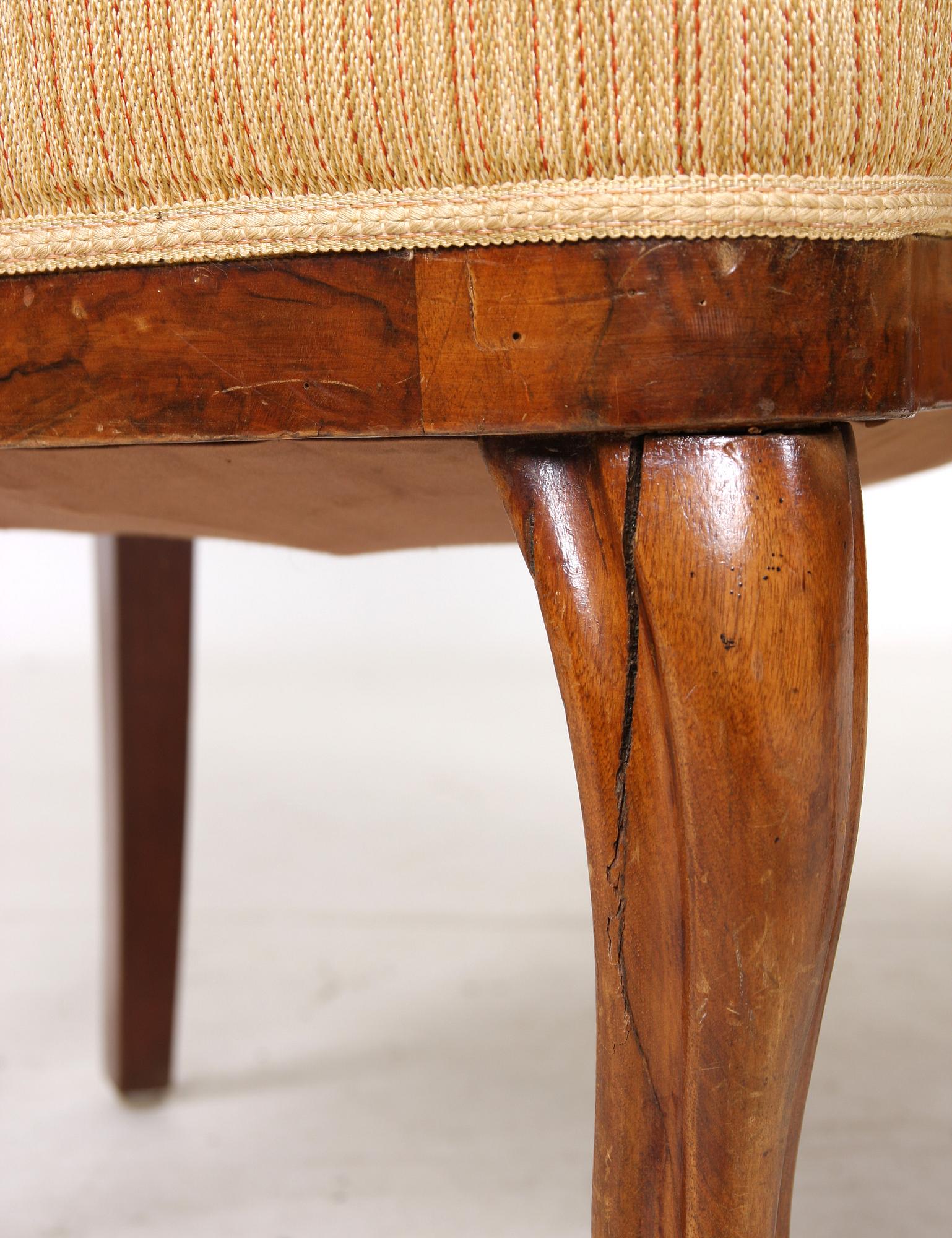 EMMAFÅTÖLJER, ett par, nyrokoko, 1800-talets andra hälft.