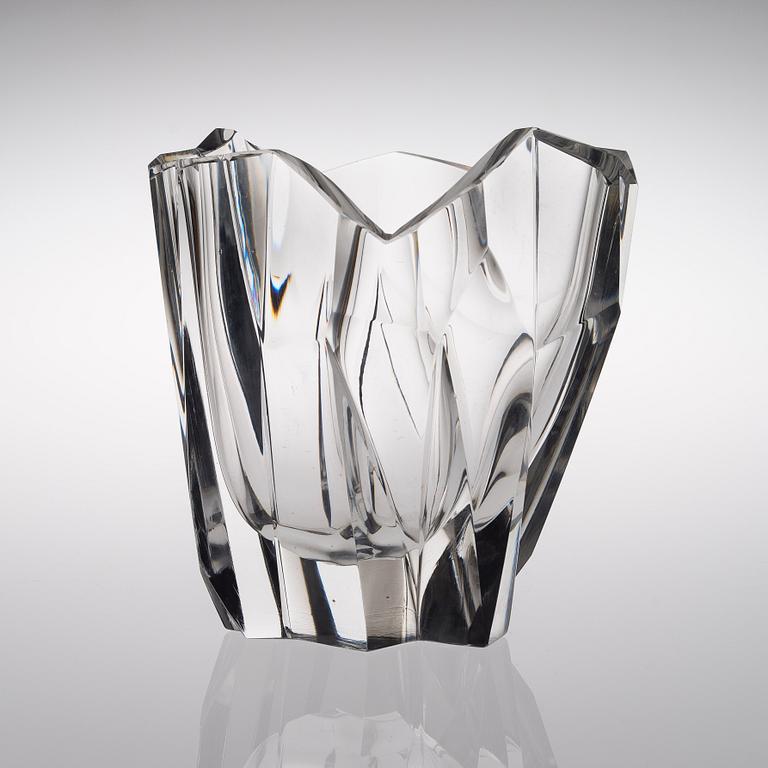 TAPIO WIRKKALA, A VASE. Iceberg. Signed Tapio Wirkkala 3825.