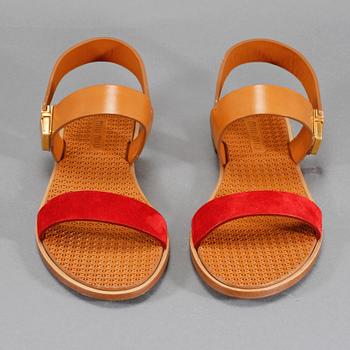 SKOR/SANDALER, Miu miu.