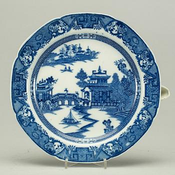 VÄRMEFAT, porslin, Kina, 1800-tal.