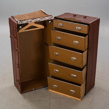 RESEKOFFERT/GARDEROB, "Steamer Trunk Wardrobe".