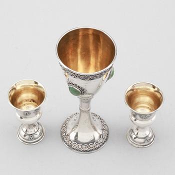 POKALER, 3 st, silver, orientaliska, 1900-talets andra hälft. Vikt ca 105 gram.