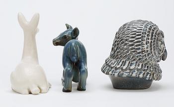 Two Gunnar Nylund stoneware figures, a deer and an owl's head, Rörstrand.