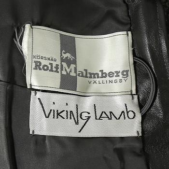 FÅRSKINNSROCK, körsnär Rolf Malmberg, Vällingby.