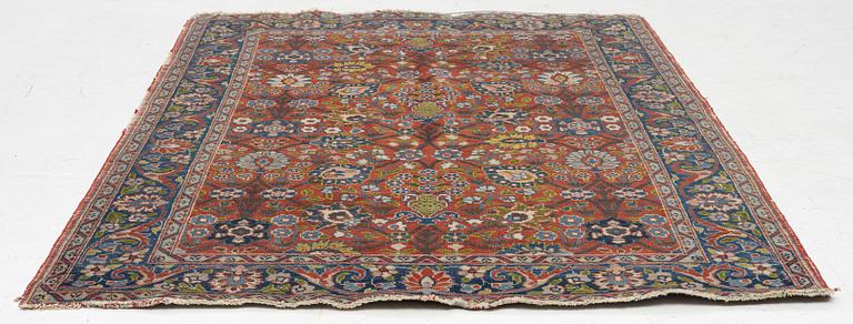 An antique Mahal rug, c.. 178 x 132 cm.