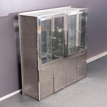 Läkarskåp, Kifa, 1900-talets andra hälft.