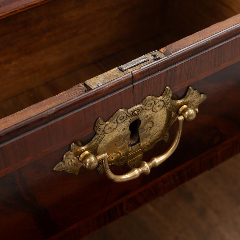 Chest of drawers, circa 1800.