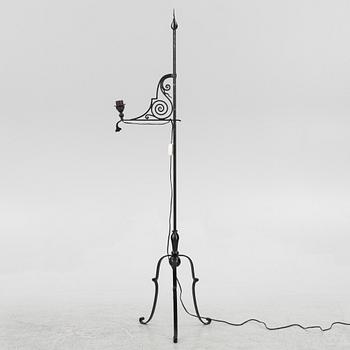Golvlampa, 1900-talets första hälft.