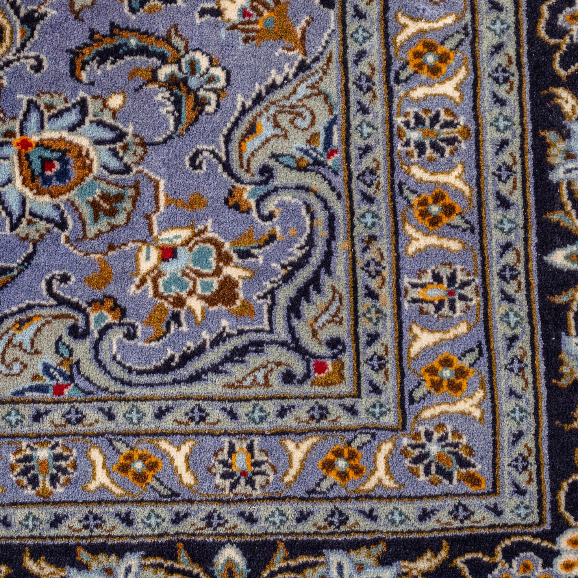 A carpet, Kashan, ca 399 x 302 cm.