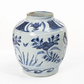 A Chinese blue and white porcelain jar, Ming dynasty (1368-1644) or later.