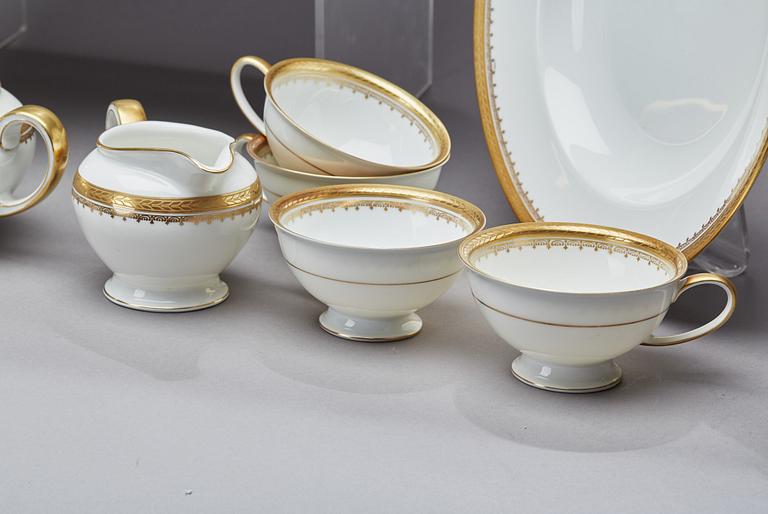 MATSERVIS, 81 delar, porslin, Rosenthal, vissa delar märkta "Helena" resp "Winnifred".