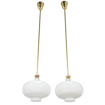 Paavo Tynell, a pair of mid-20th century 'K2-19' pendant lights for Idman.