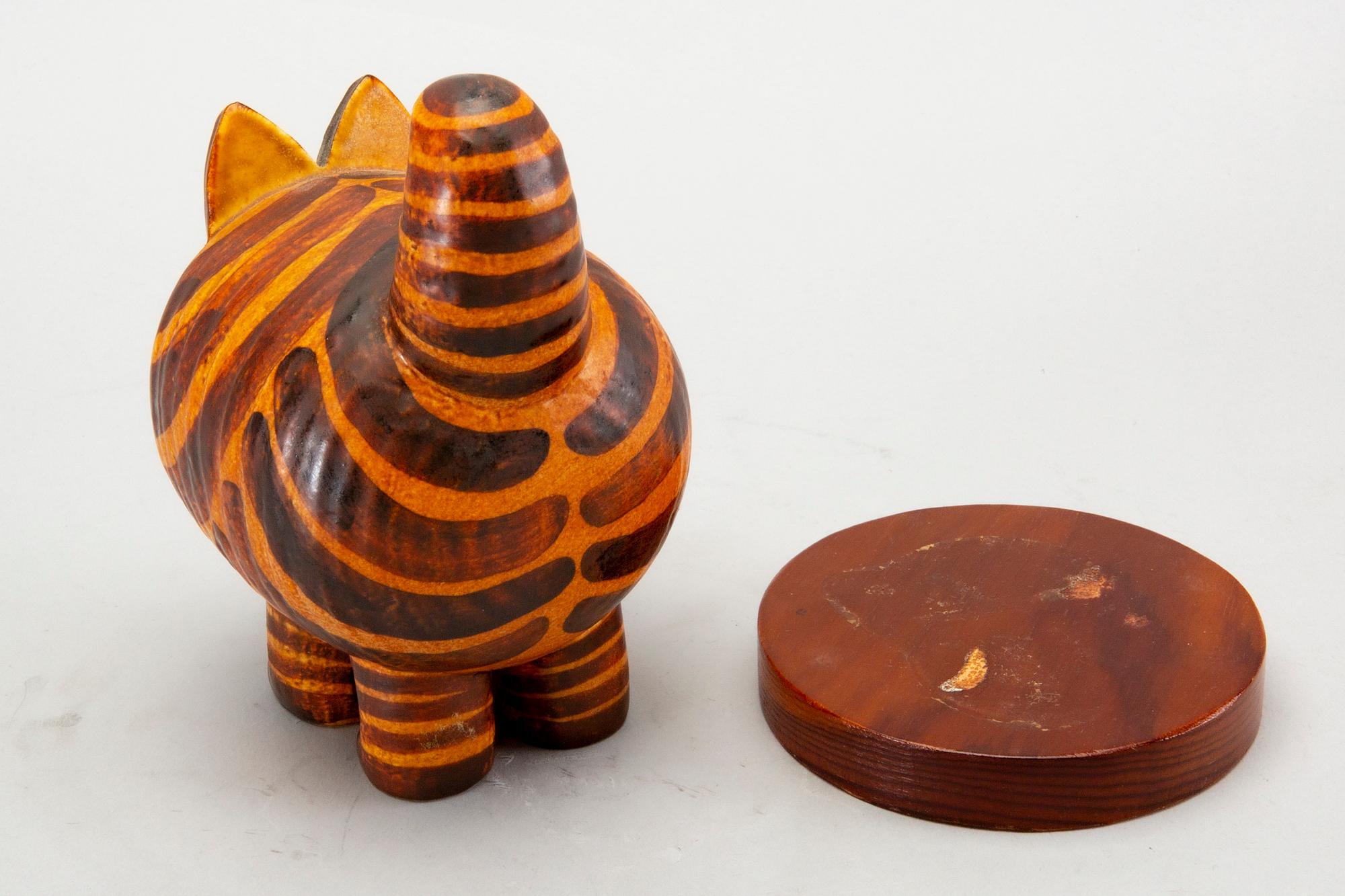 Lisa Larson, a stoneware figurine from Gustasvberg.