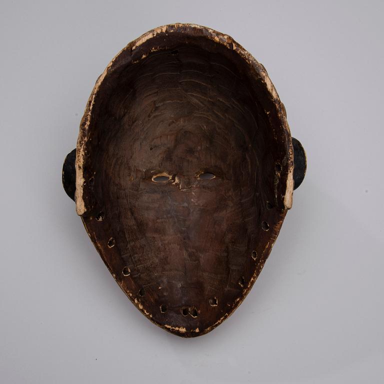 MASKER, 2 st, Afrika 1900-talets slut.