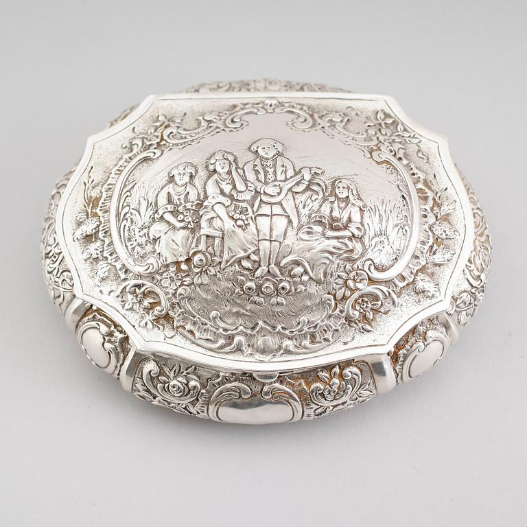 DOSA, silver, möjligen Frankrike, 1900-talets första hälft. Vikt ca 166 gram.