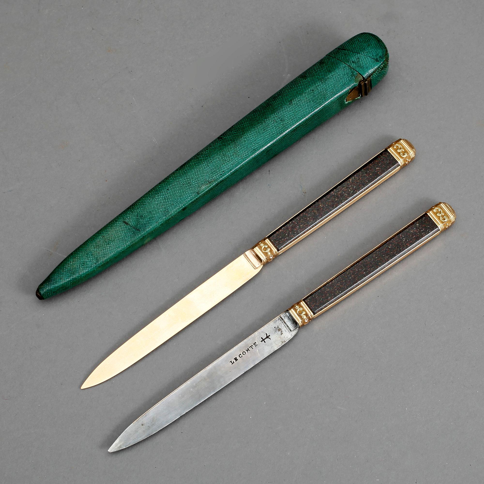 FRUKTKNIVAR, ett par, bl a guld, empire, 1800-talets första hälft.