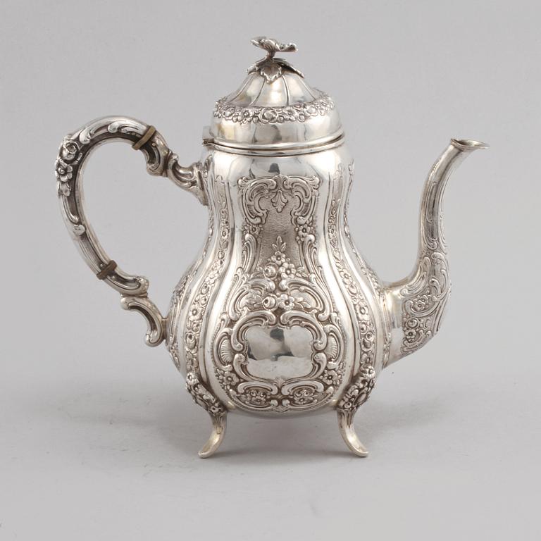 KAFFEKANNA, låghaltigt silver, Tyskland, 1900-tal, vikt 865 gram.