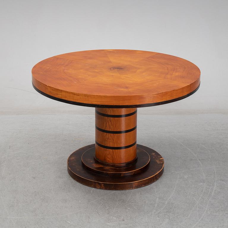 An elm veneered dining table, 1930's/40's.