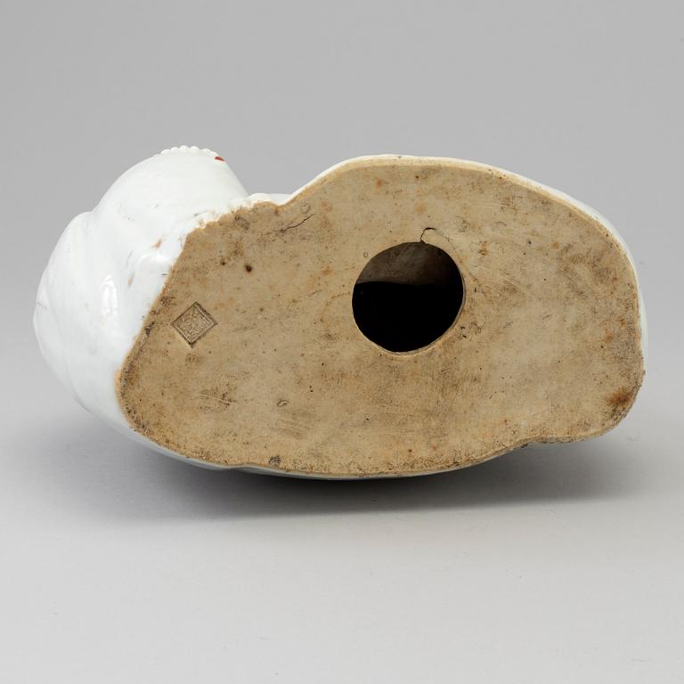 A Chinese porcelain Buddhai, 20th century.