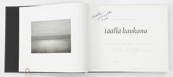 Pentti Sammallahti, "Täällä kaukana".