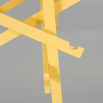 GABRIELLA GUSTAFSON & MATTIAS STÅHLBOM, klädhängare, "Nest", Karl Andersson & Söner, 2000-tal.