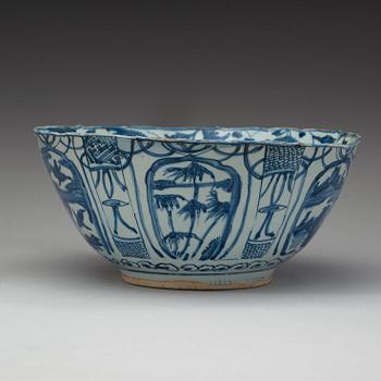 SKÅL, porslin. Mingdynastin, Wanli (1573-1620).