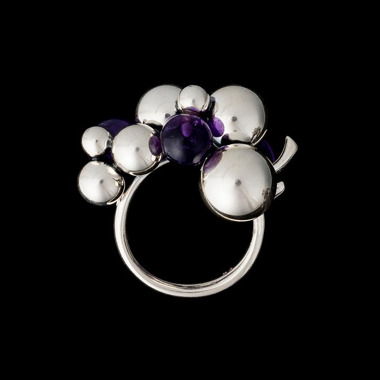 GEORG JENSEN, sormus "Moonlight grapes", ametistit, hopeaa.