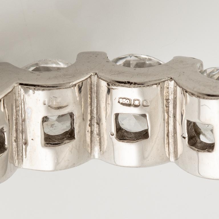 Ring platina helallians med briljantslipade diamanter, Stephen Foster,