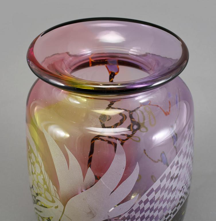 VAS, glas, Kjell Engman, unik, Kosta Boda, 1990-tal.