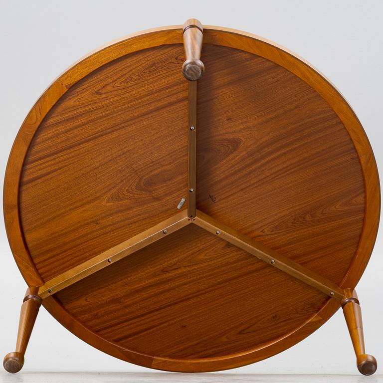 Josef Frank, soffbord, modell 2139, Firma Svenskt Tenn, efter 1985.