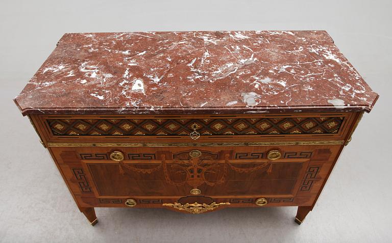 BYRÅ, gustaviansk stil, 1900-talets andra hälft.