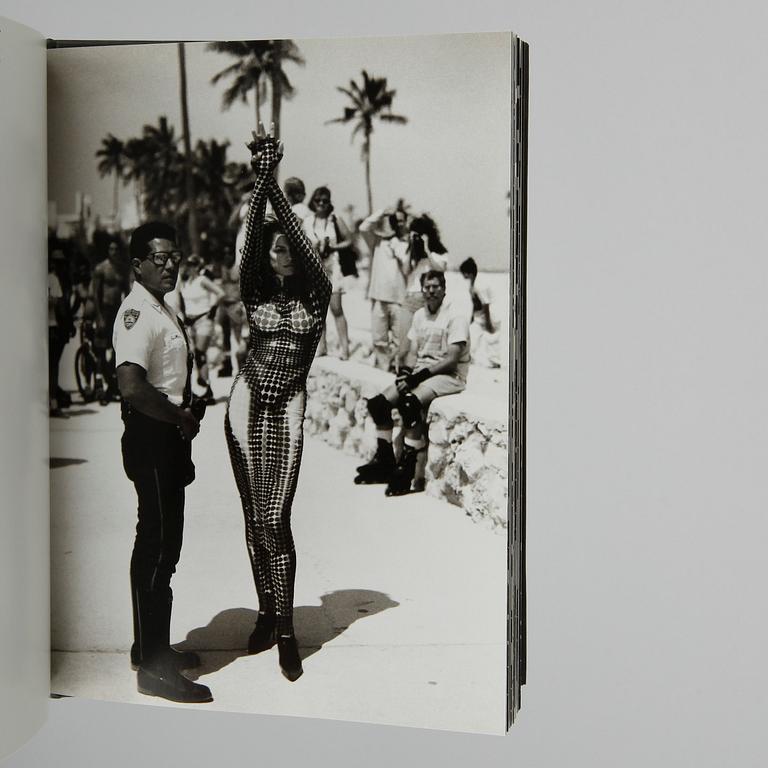 PARTI FOTOLITTERATUR, 4 st, bland annat "10 Women by Peter Lindbergh", Peter Lindbergh och Karl Lagerfeld, 1998.