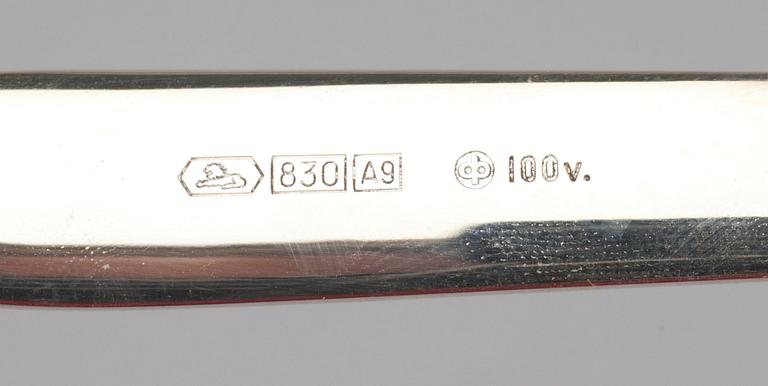 BESTICKLÅDA, 7 delar. Tapio Wirkkalas " Marski" serie. Silvervikt 153 g.