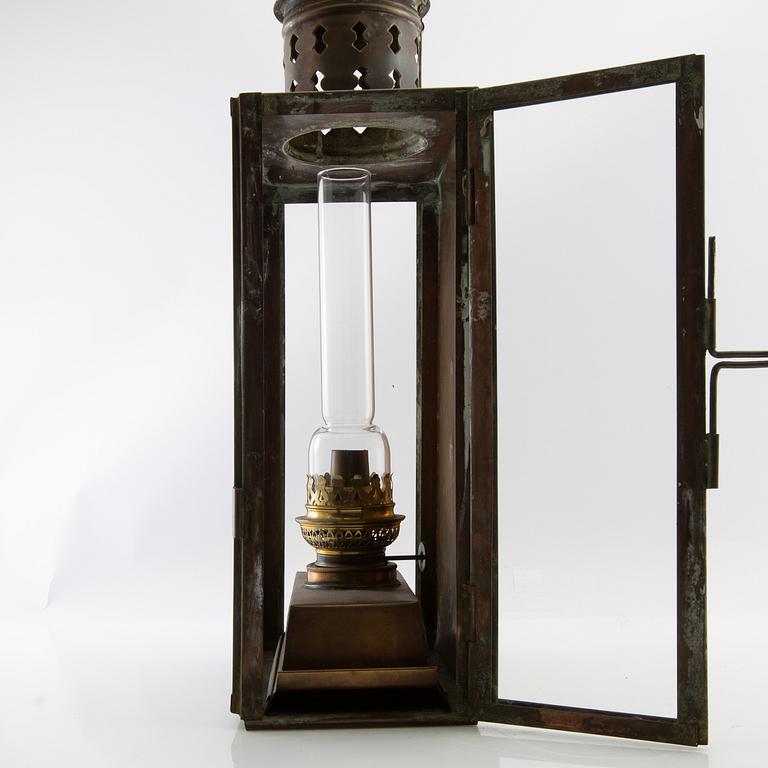 Spotlight, first half of the 20th century.