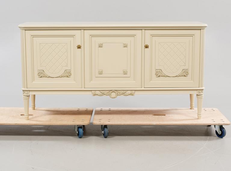 SIDEBOARD, gustaviansk stil, 1900-talets andra hälft.