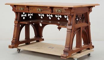 SKRIVBORD, nygotiskt, 1800-talets slut.