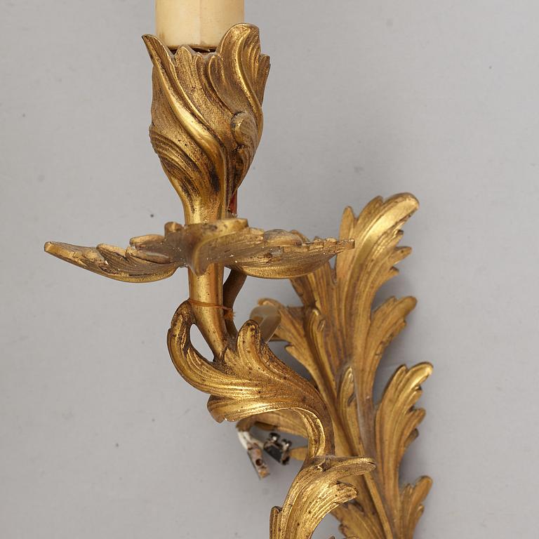 APPLIQUER, för ett ljus, ett par, mässing, Louis XV-stil 1900-tal.