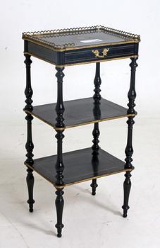 ETAGERE/HYLLA, boulle-teknik. 1900-tal.