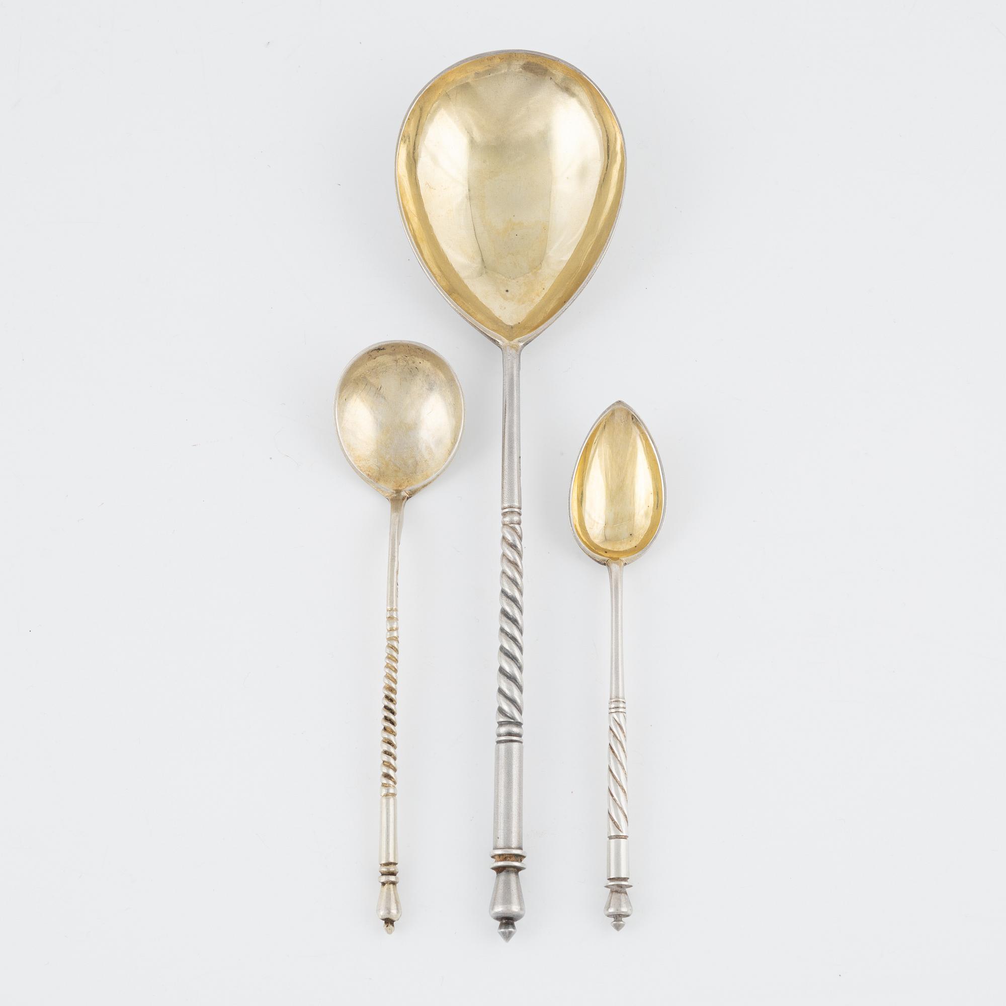 15 silver spoons, including Russia, 1896-1908.