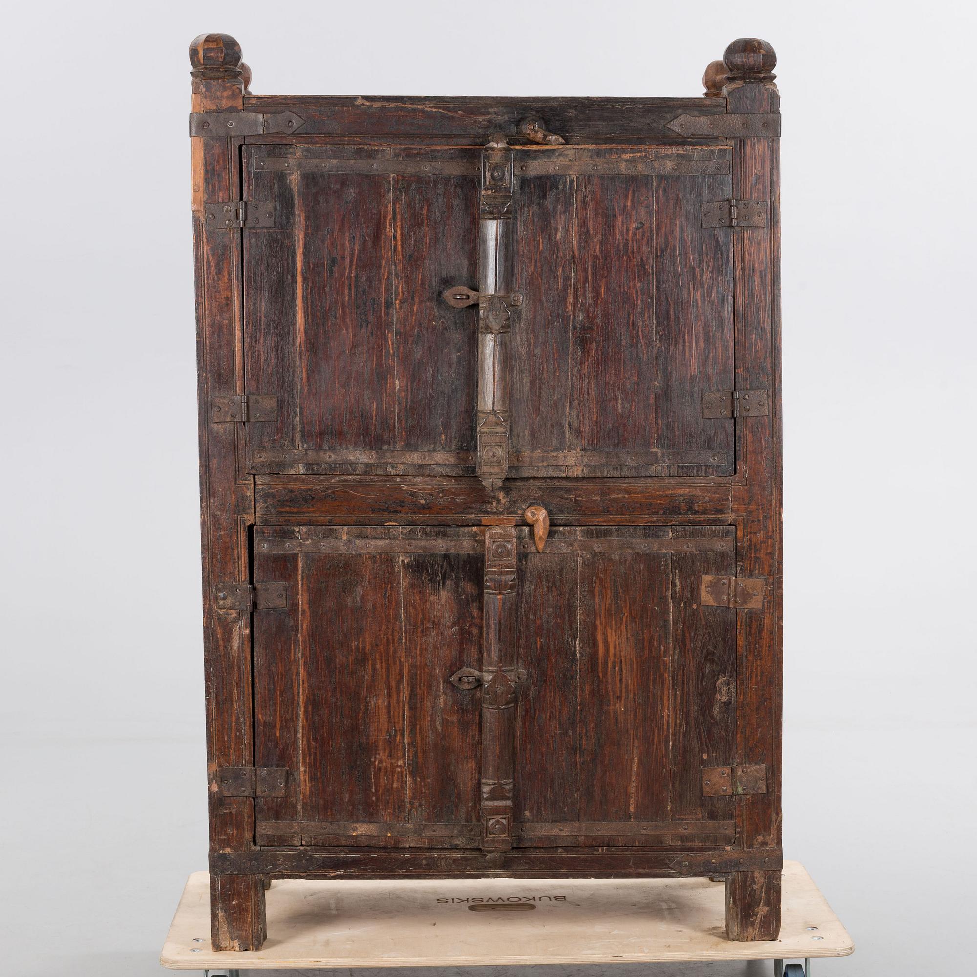 SKÅP, Indiskt, 1800-tal.