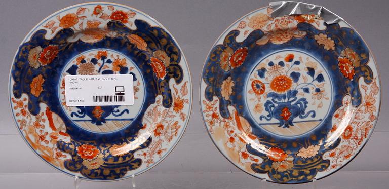 TALLRIKAR, 3 st, porslin, Kina, 1700-tal.