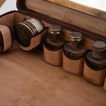 A travel toiletries set, 1920's/30's.