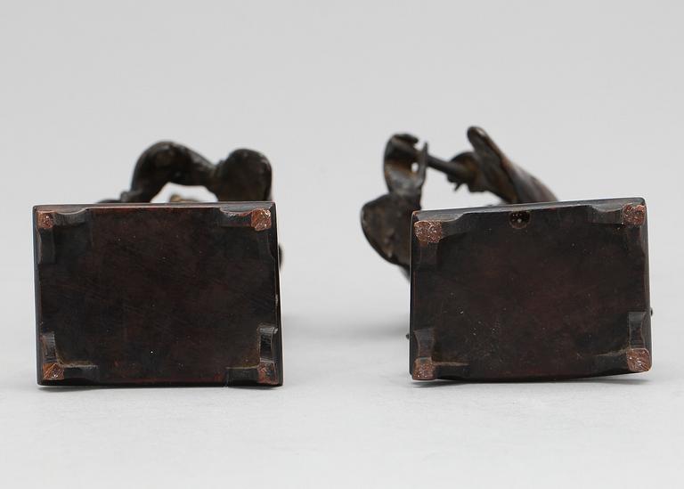 FIGURINER, 2 st, brons, Kina, 1900-tal.