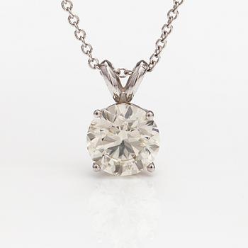 A 14K white gold necklace with a ca. 2.00 ct diamonds. With AIG certificate.